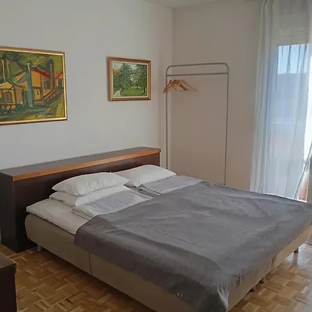 Apartment Stan U Samom Centru Obrenovca, Na Trgu